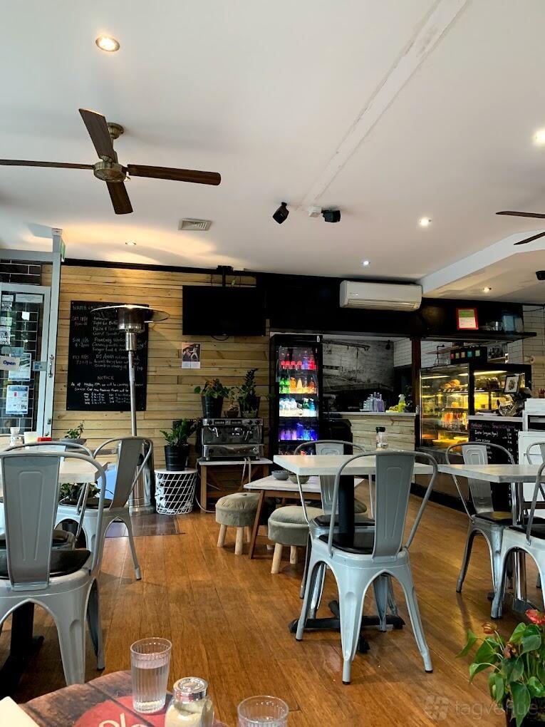 Entire Venue at Cafe Tabouli photo 6