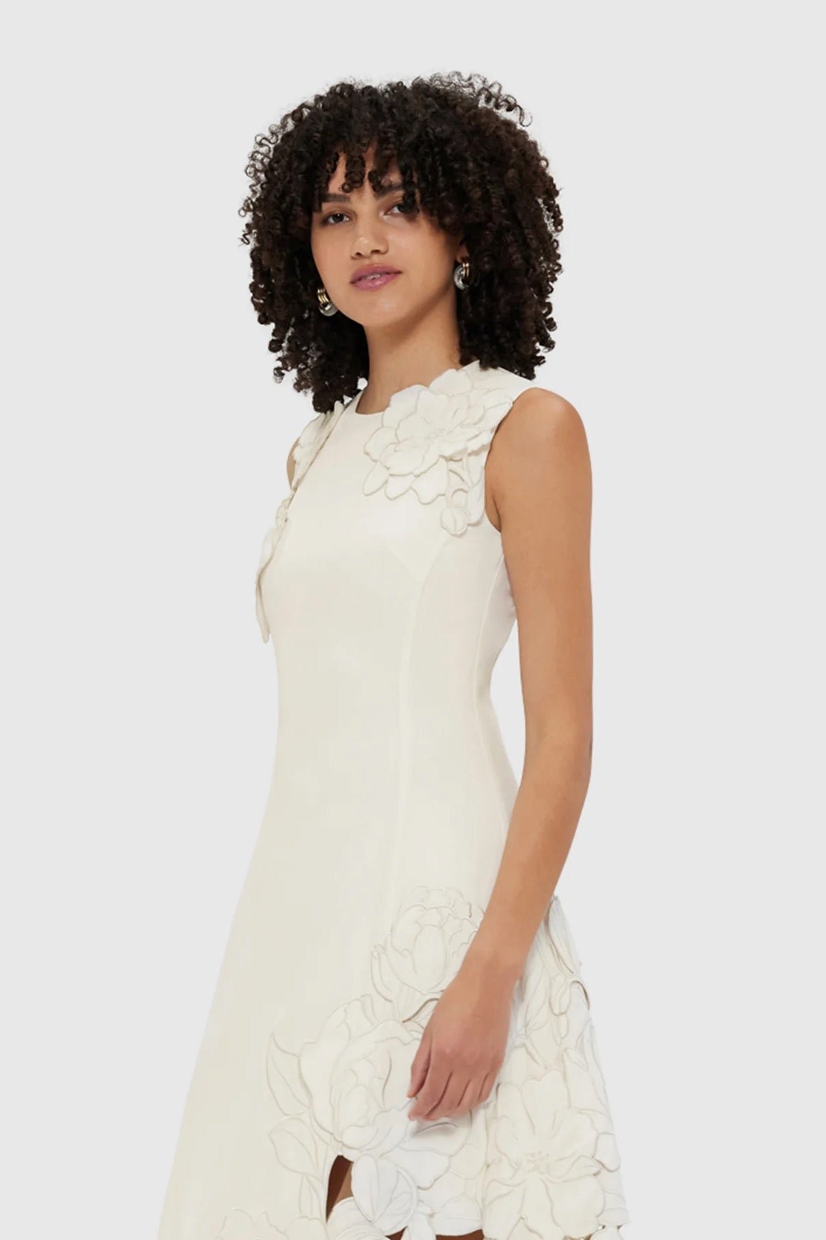 LEO LIN CHLOE APPLIQUÉ SLEEVELESS MIDI DRESS - VANILLA photo 2