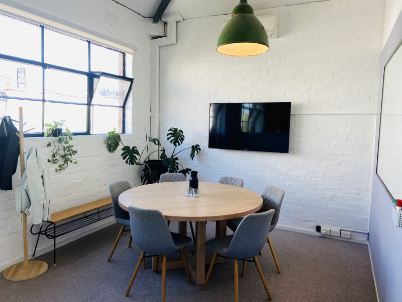 Single Dedicated Desk - SERVICE COWORK photo 7