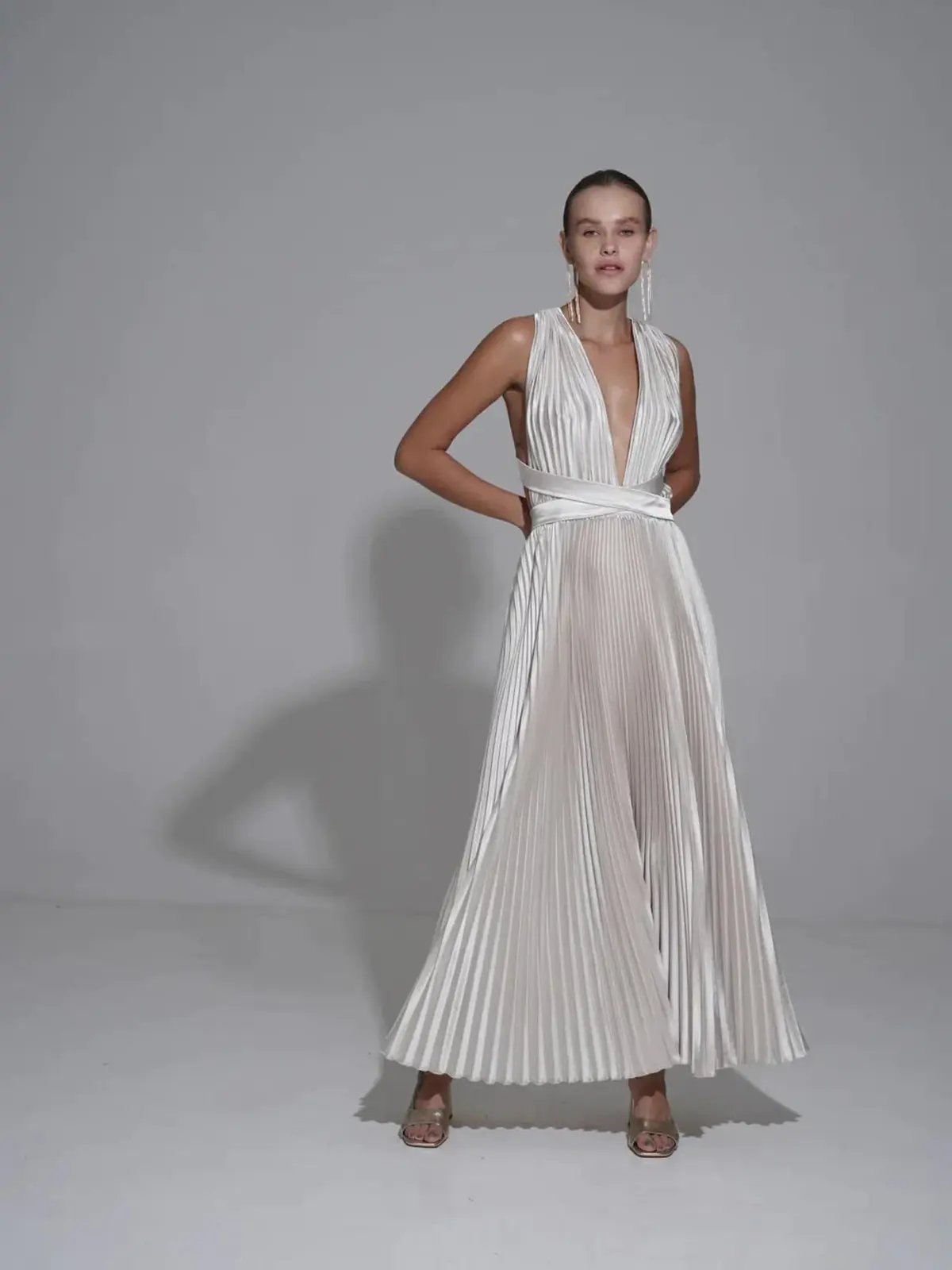 L'Idee Moderniste Gown Champagne Size AU 6 photo 6