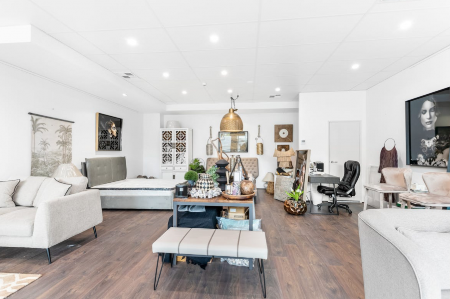 MAJOR EXPOSURE /SHOWROOM /DESIGN HQ /OFFICE SPACE photo 4