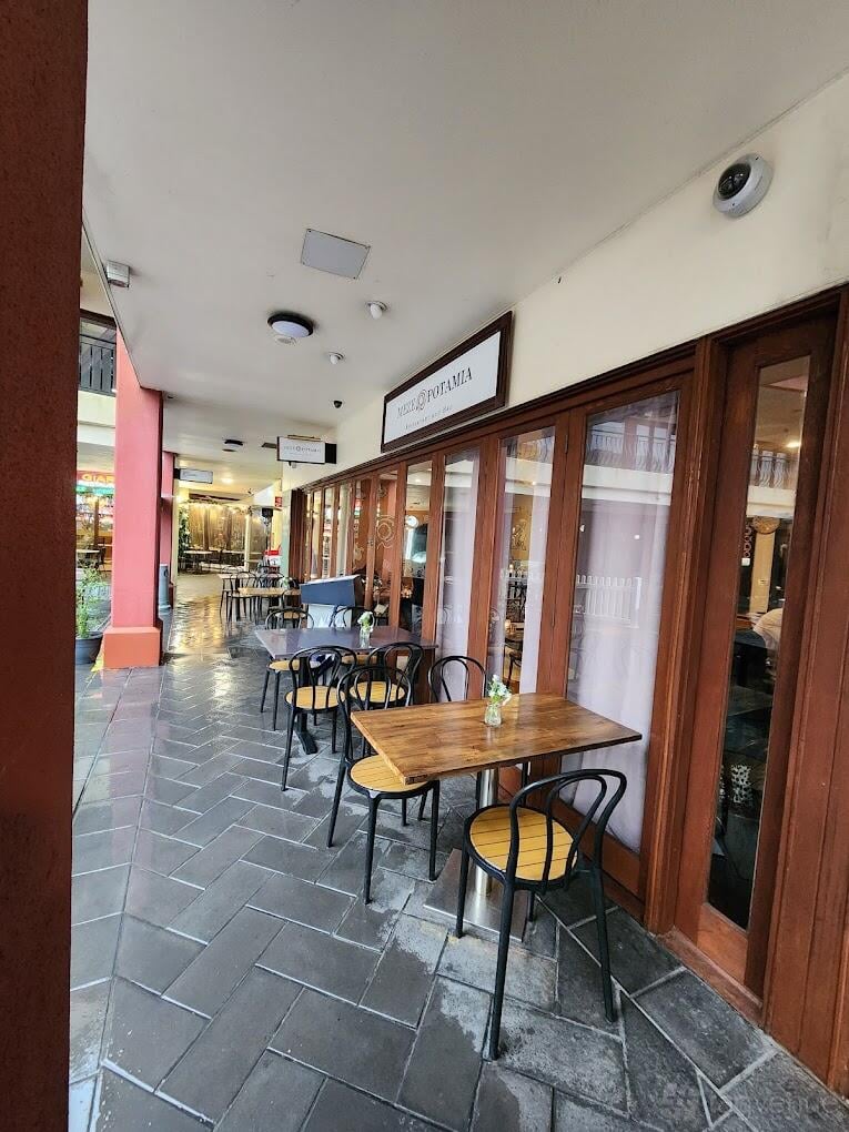 Patio at Mezepotamia photo 7