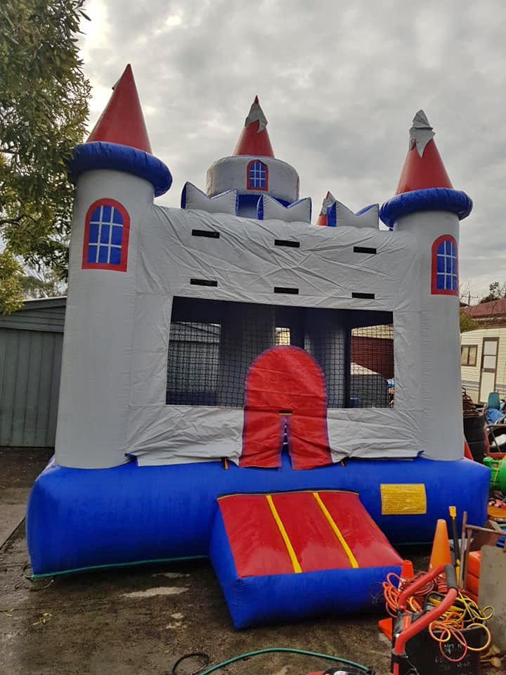 Jumping Castle & Amusement Ride Hire photo 6
