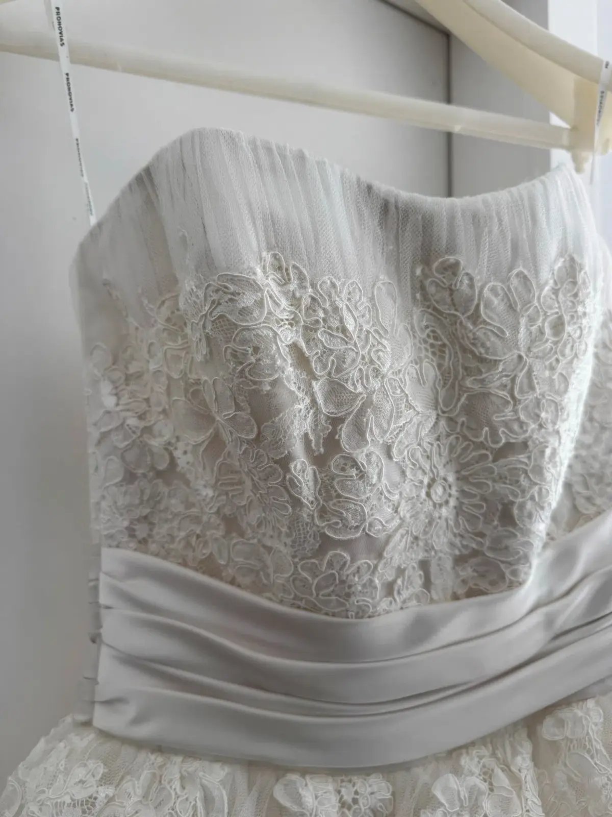 Pronovias Bridal size 10 photo 13