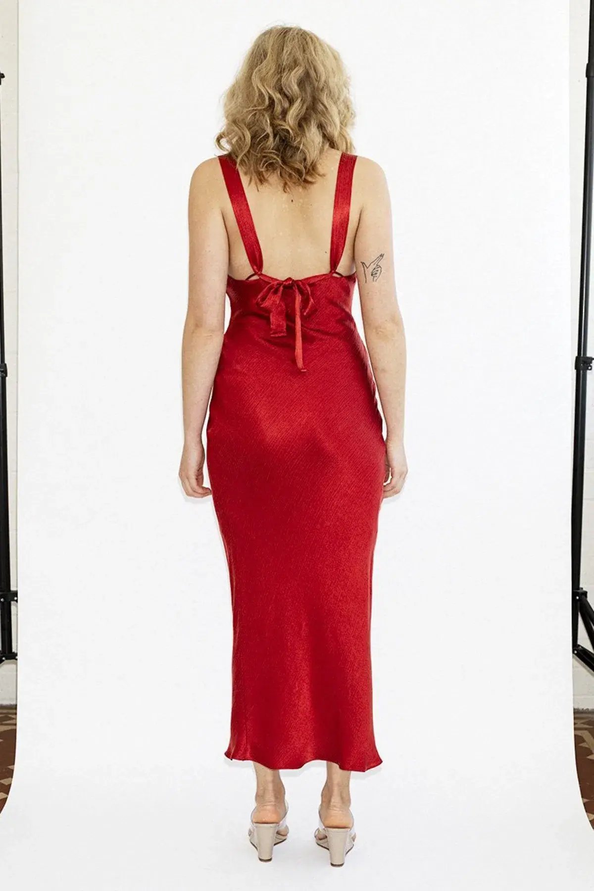 Third Form Intrigue Bias Midi Dress Red Size 8 photo 4