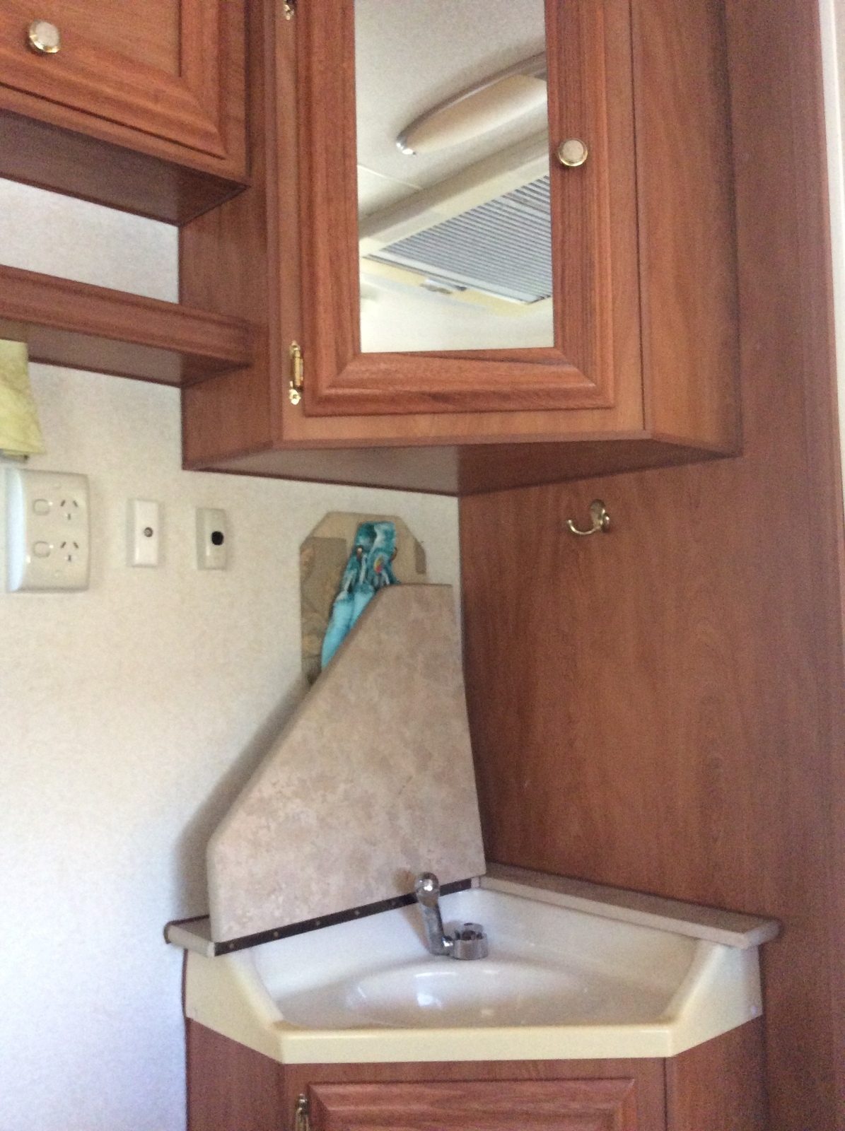 Great comfortable holday van photo 4