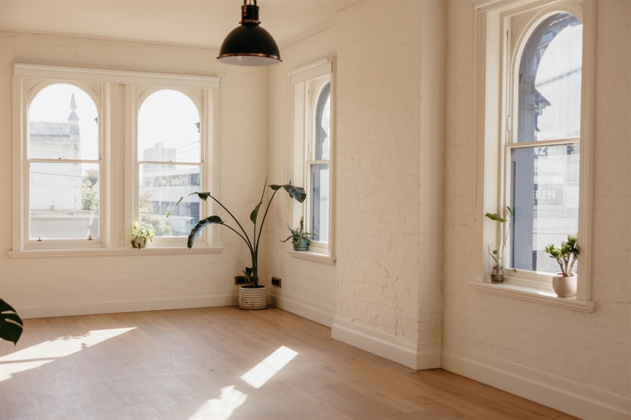 Natural light studio - NYC loft vibe photo 3