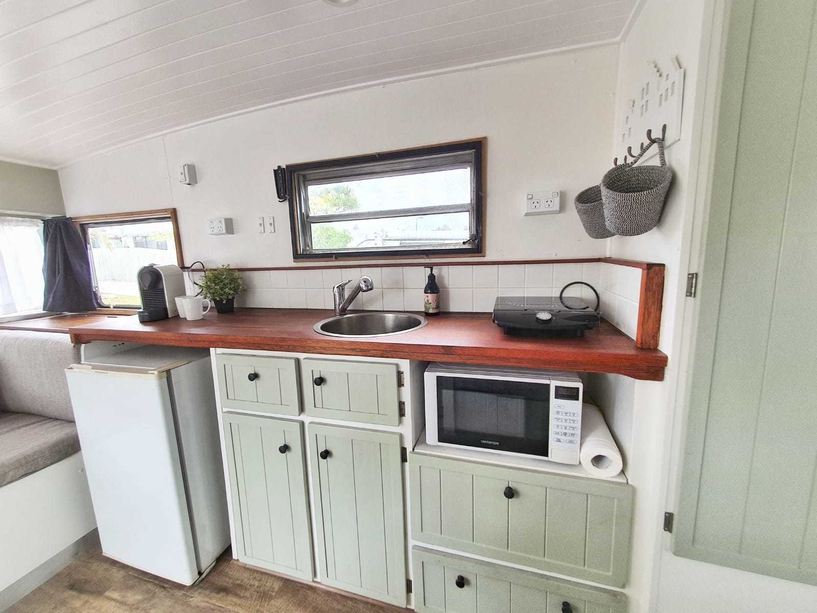 'Van Go' Caravan (air-conditioning) photo 14