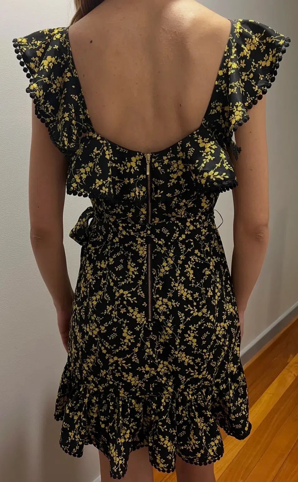 Pilgrim Daphne Knee Length Dress Black Yellow Floral Size 8 photo 2