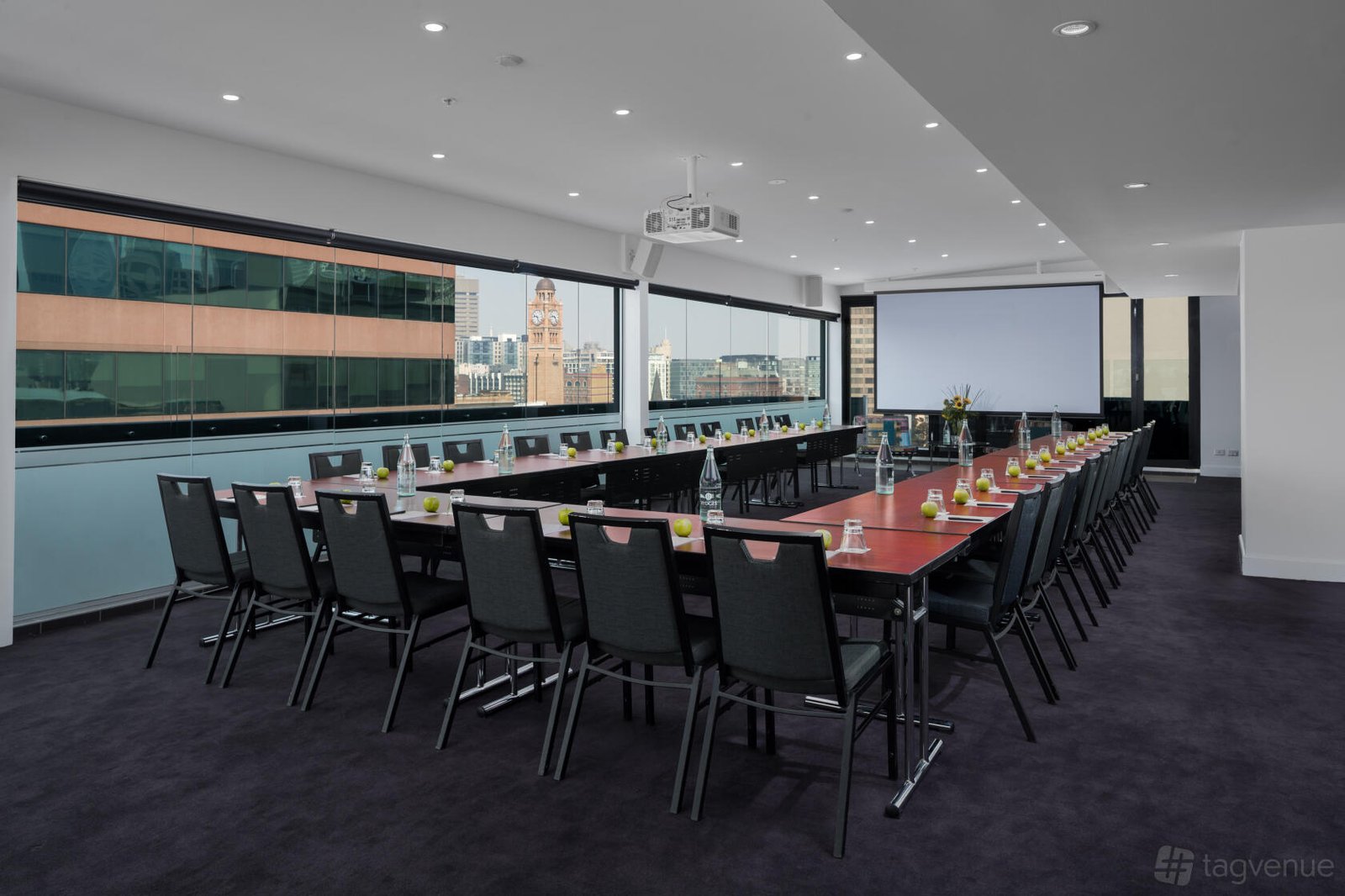 The Surry Rooftop at Rydges Sydney Central photo 2