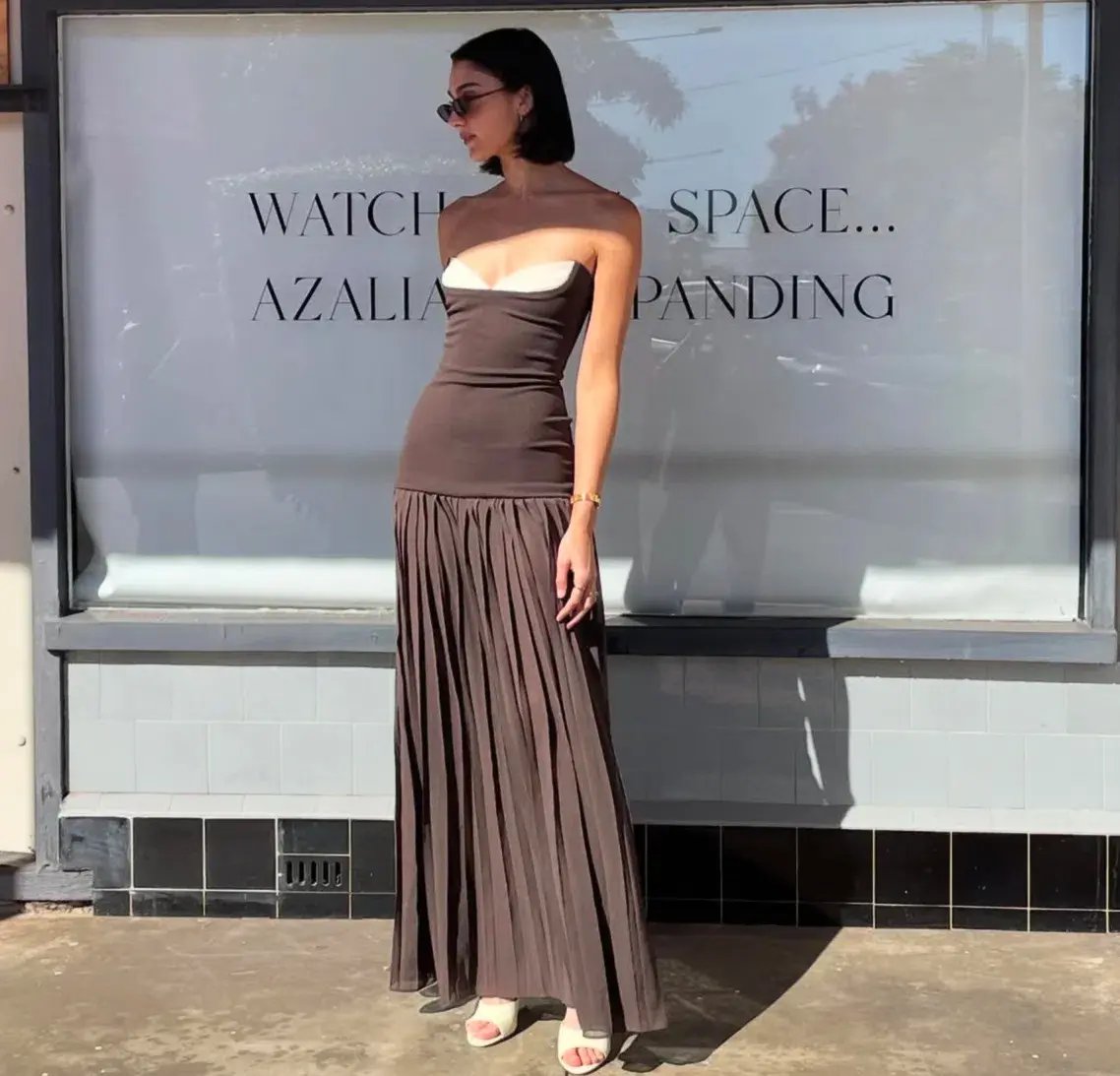 She is OLLÁ Nicolette Maxi Dress Espresso Size AU 6 photo 4