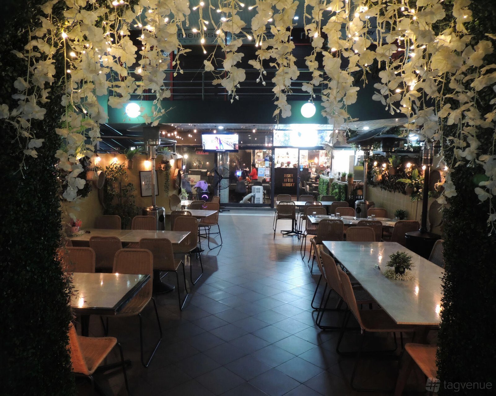 Courtyard at Clever Chachi photo 6