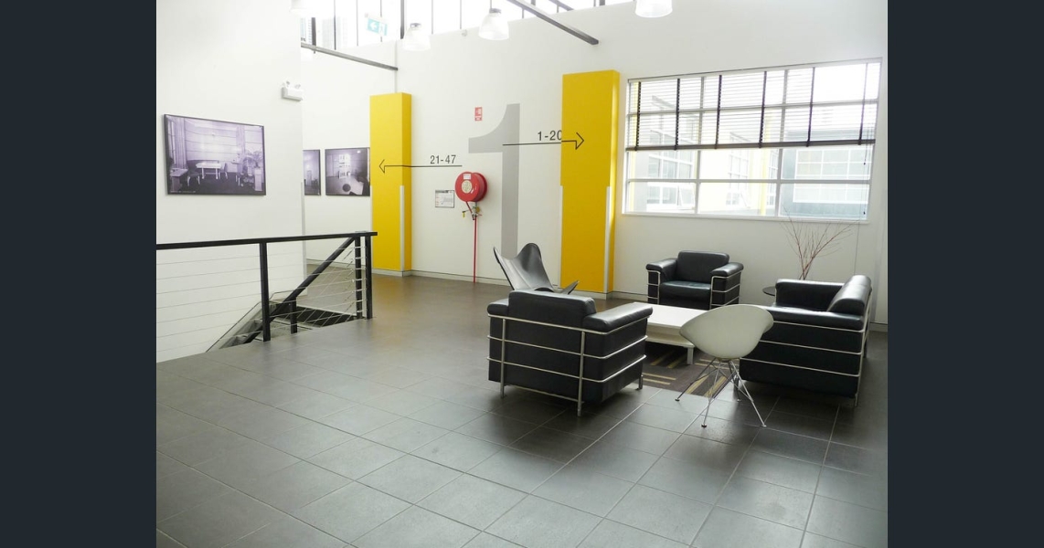 1-2 Desks Available in Shared Creative Office photo 2