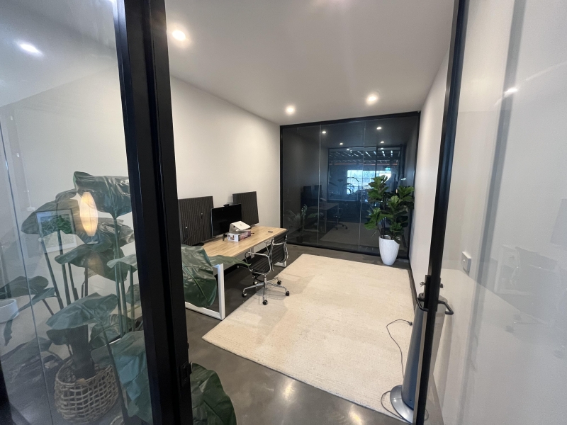 Modern Warehouse-Style Office Space photo 3