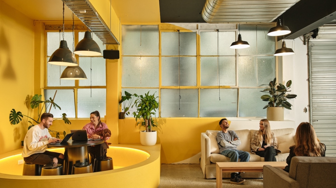 Yellow Desk - Dedicated Desk photo 8