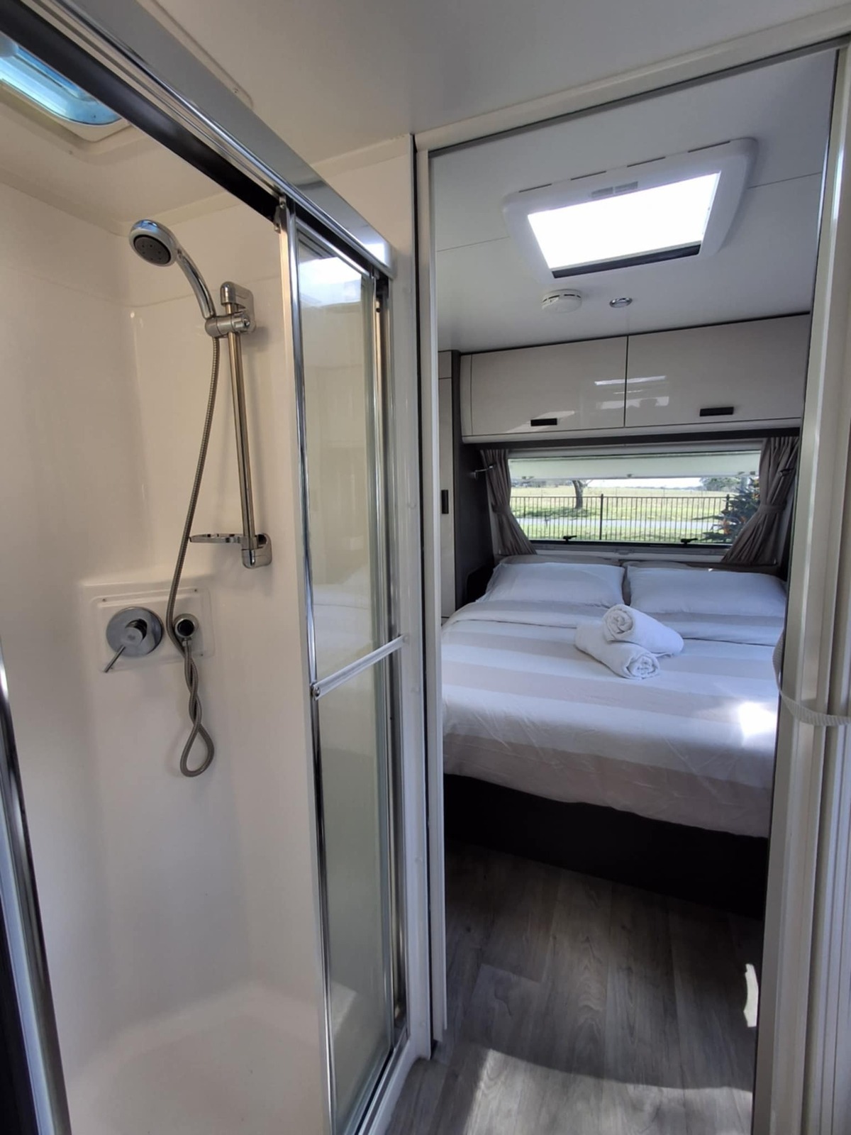 Vista Journey - Luxury van for perfect getaways photo 13