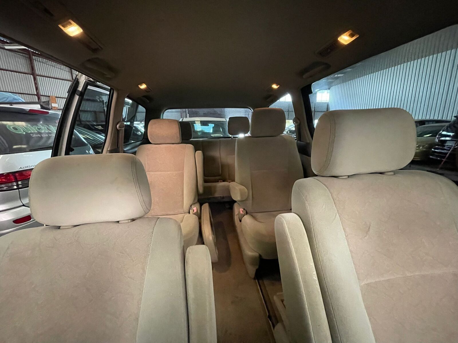 Mini Van photo 5