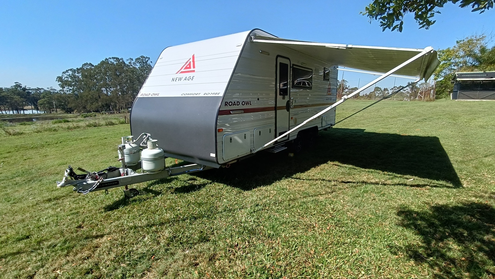 New Age Road Owl 19ft Triple Bunk Van - Brake controller supplied photo 2