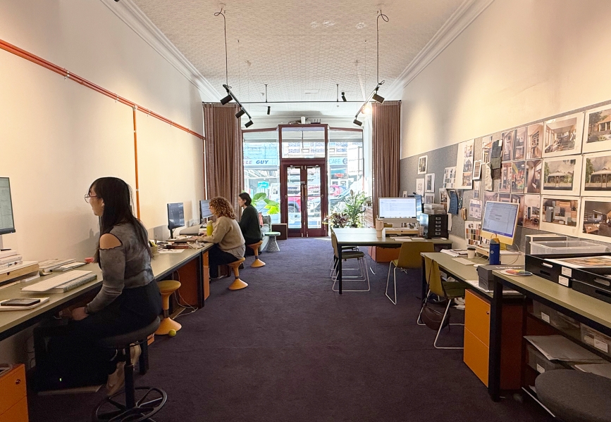 Large Bright Space w/ Street Frontage photo 2