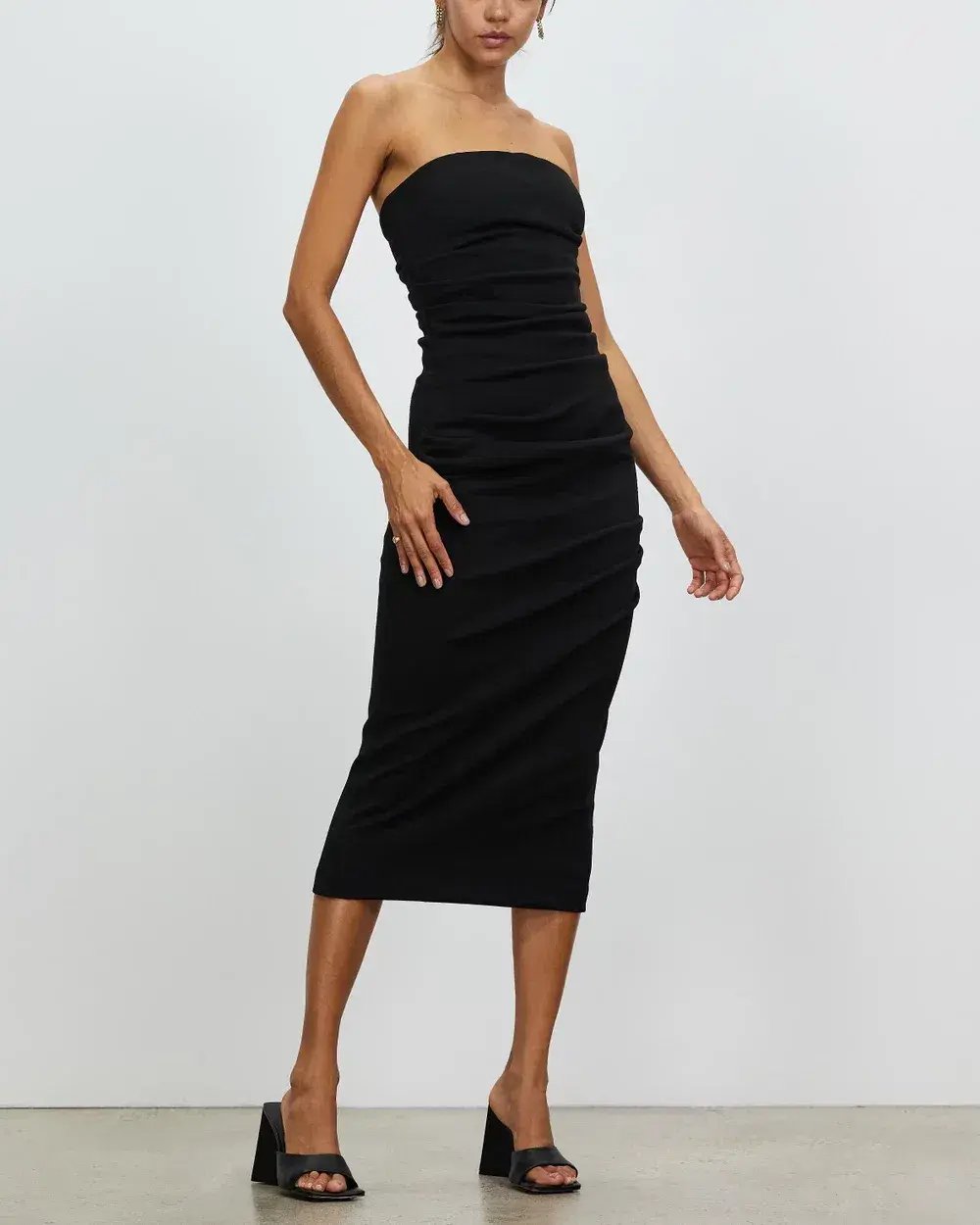 Misha Calandra Bonded Crepe Midi Dress Black Size 6 photo 4