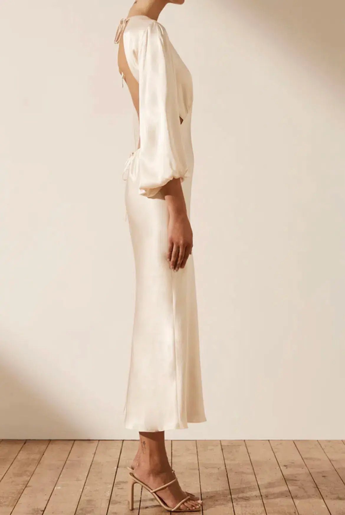 Shona Joy La Lune Open Back Balloon Sleeve Midi Dress in Cream Size 6 photo 3
