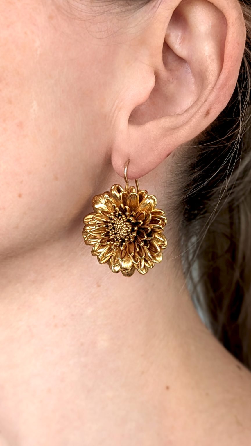 Thallo Crysanthe Gold Earrings photo 4