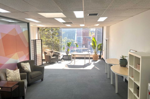Light filled Albert Park office photo 8