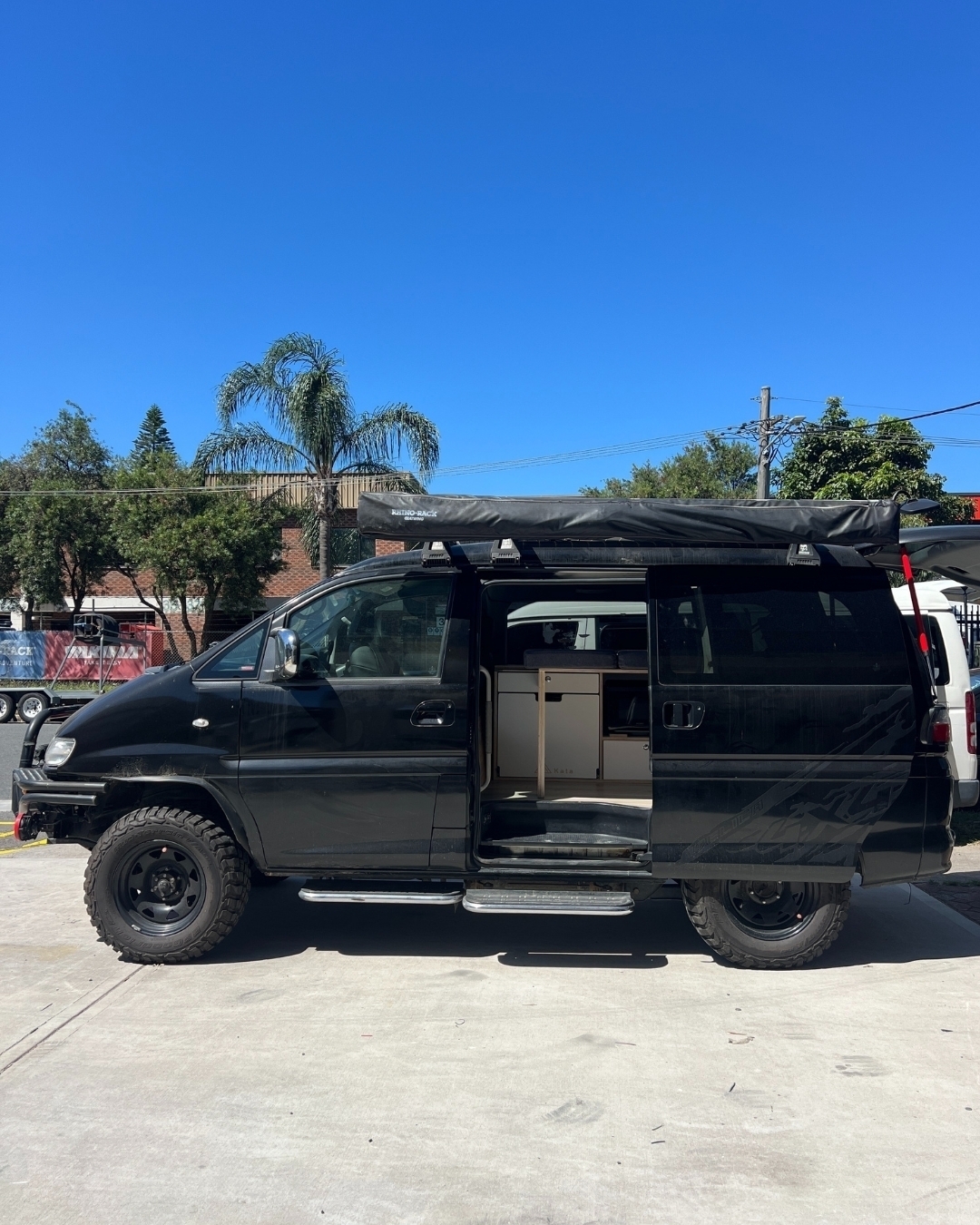 Van Demon photo 2