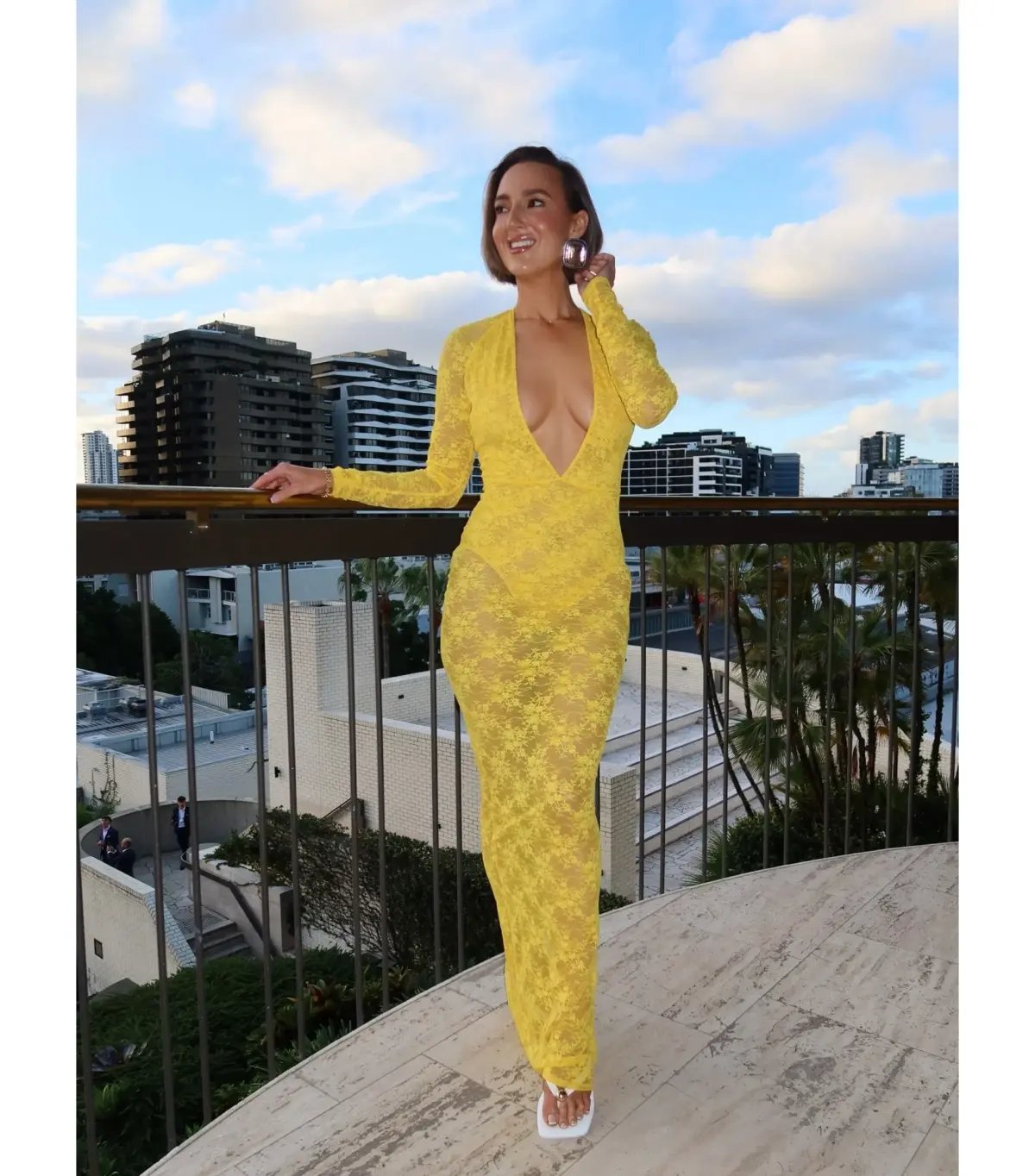 Alex Perry Long Sleeve Halter Column in Lace Yellow Size AU 8 photo 3