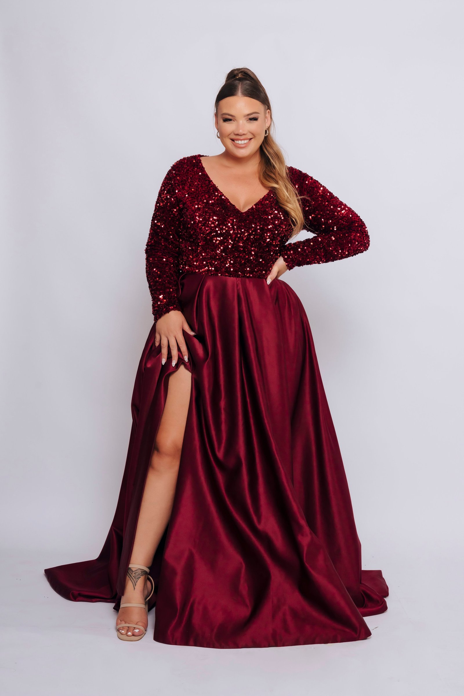 DEE BY MY SECRET WARDROBE RED photo 5