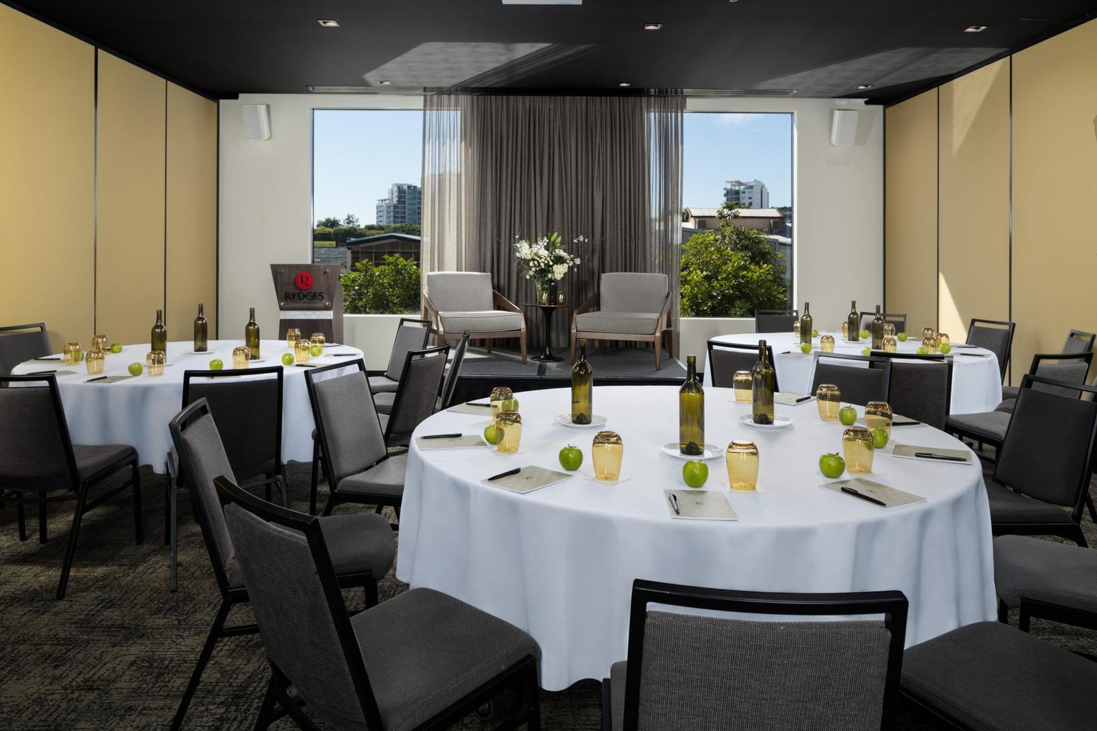 Podium 2 at Rydges Fortitude Valley Brisbane photo 2