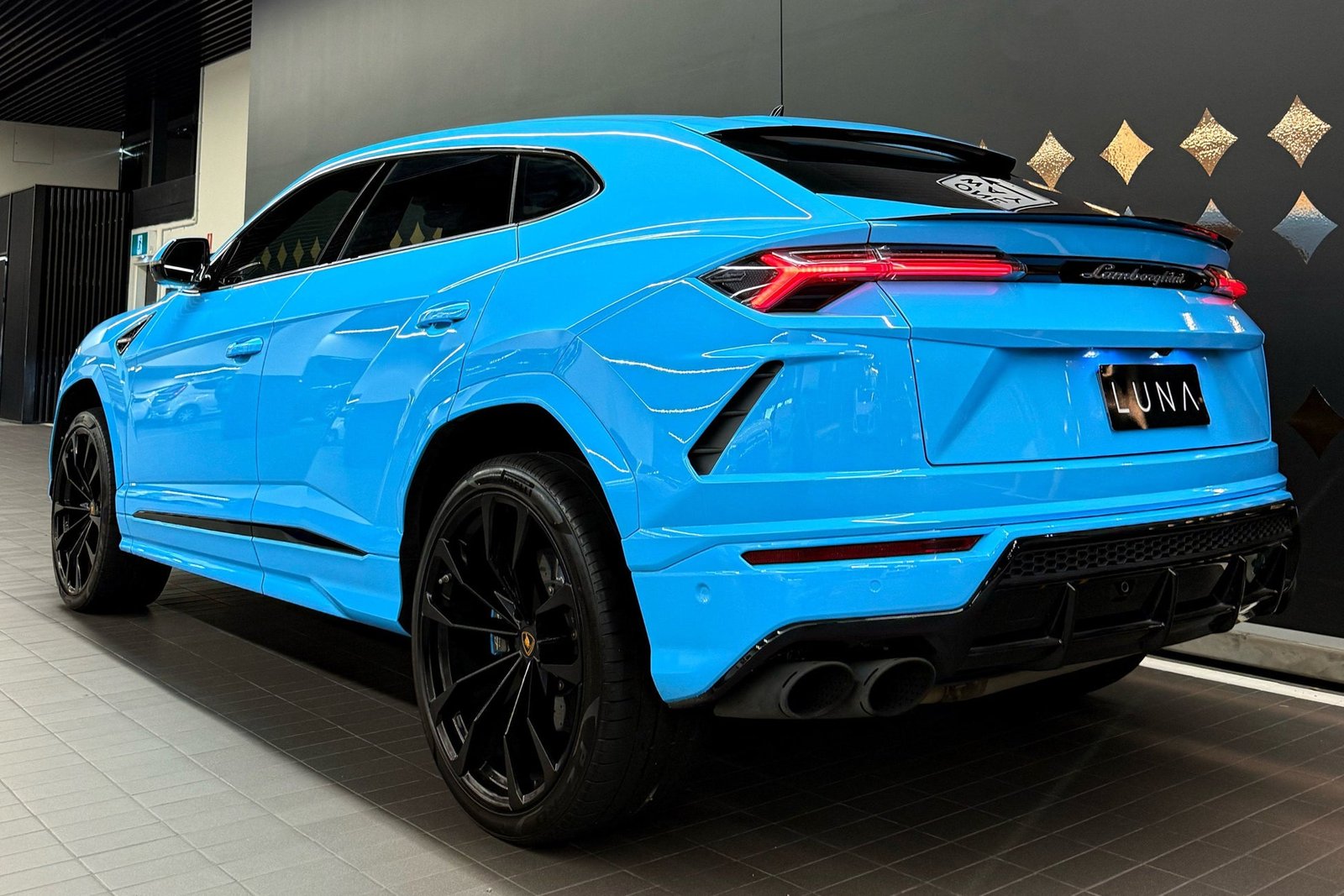 Lamborghini Urus photo 2