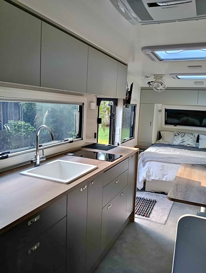 CARAVAN FOR HIRE $250/day photo 6