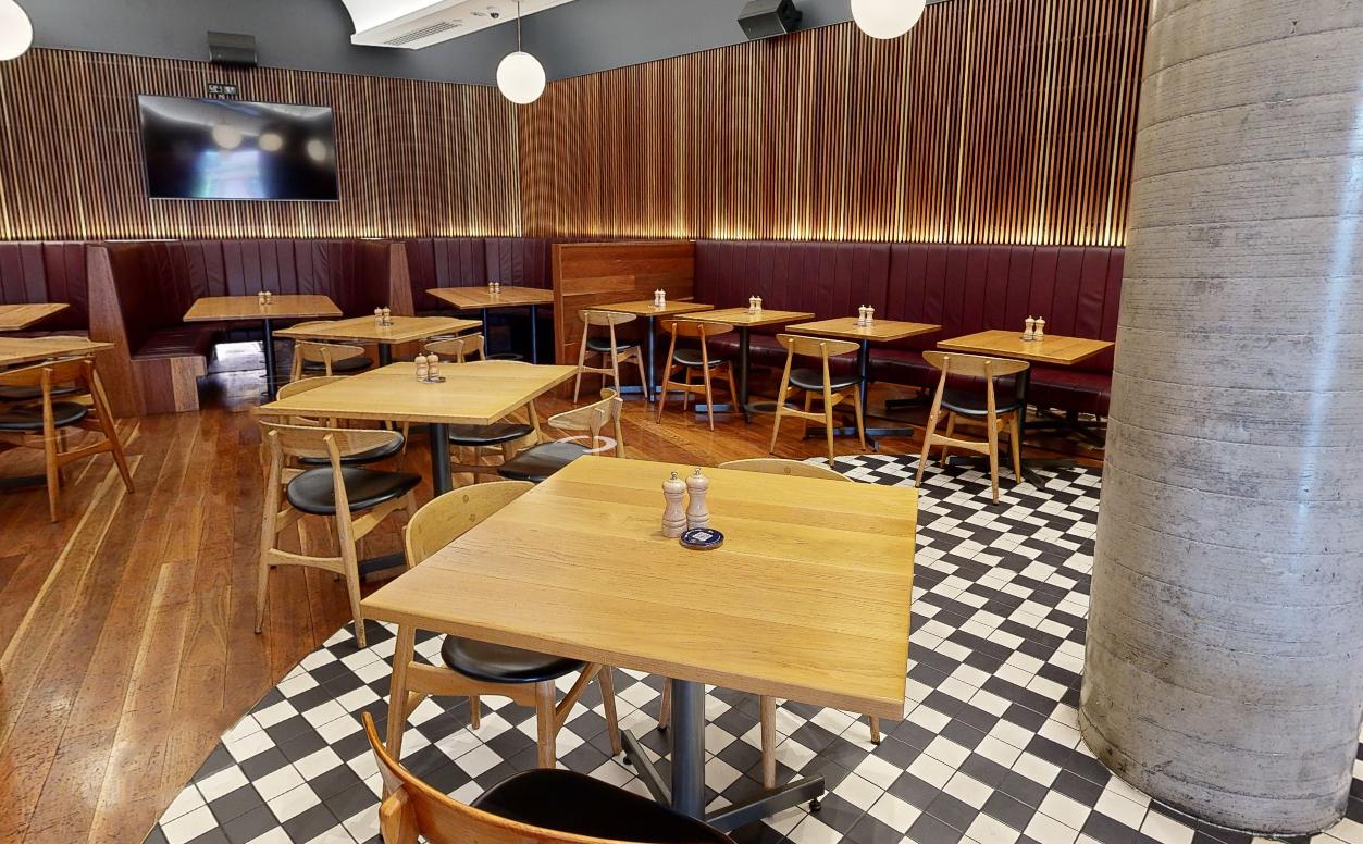 The Dining Room at Pig ‘N’ Whistle - West End photo 4