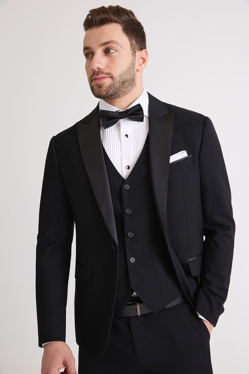 Black Tuxedo Peak Lapel Standard Package photo 4