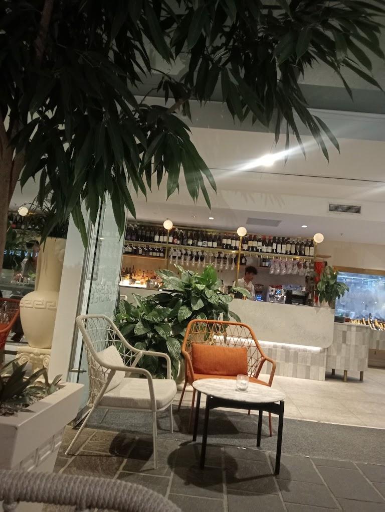 Bar Area at Massimo Restaurant & Bar photo 4