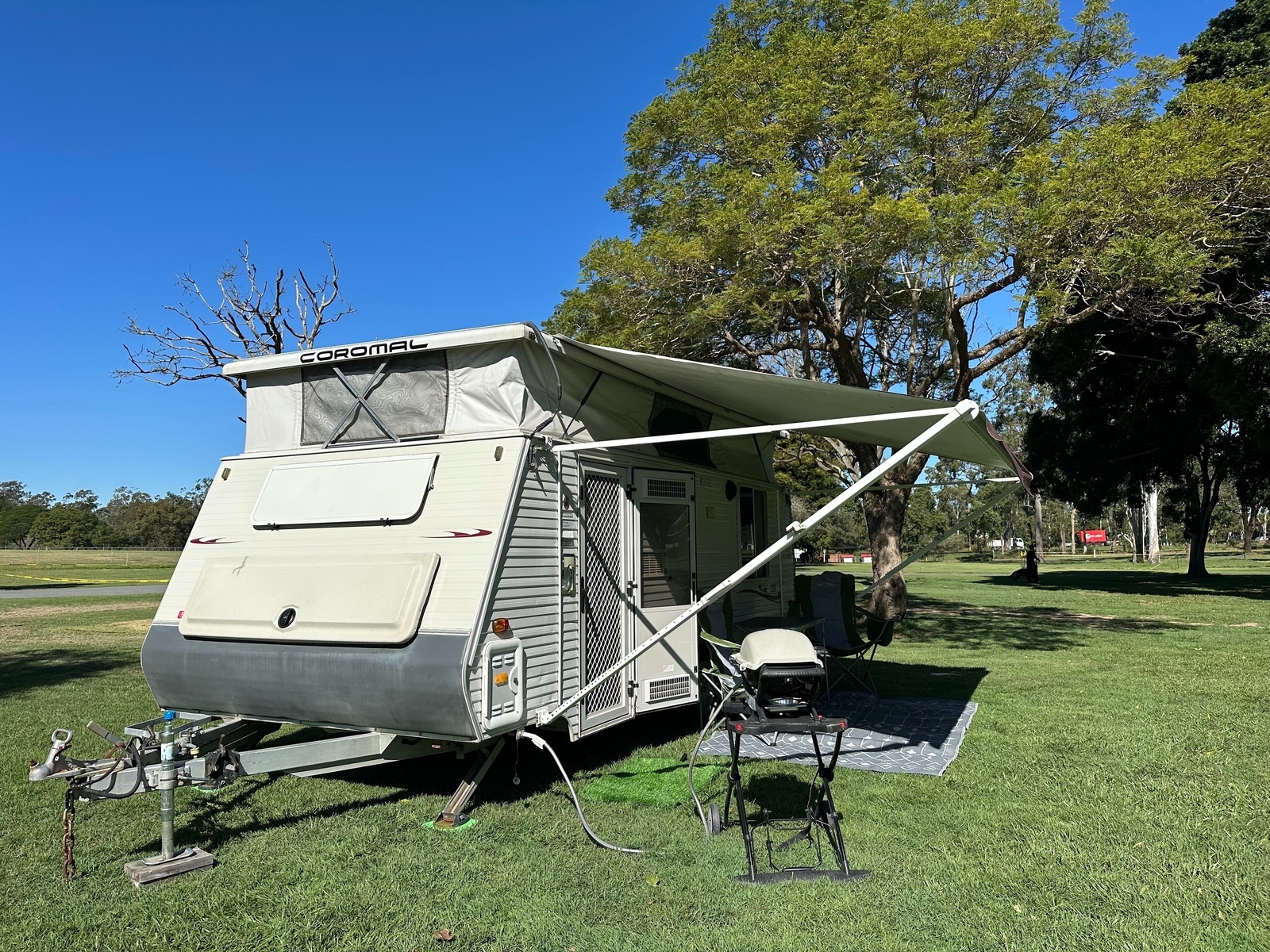Lightweight Family & Pet-Friendly Van | 2 Bunks + Island Bed | A/C & Solar photo 12