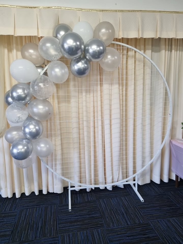 Metal circle backdrop with neon sign - HIRE photo 3