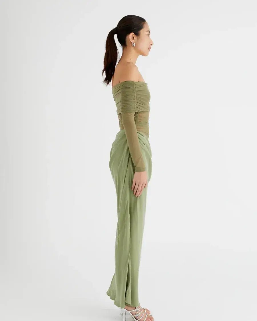 Benni Yasmin Off-Shoulder Maxi Dress Pistachio Size 8 photo 4