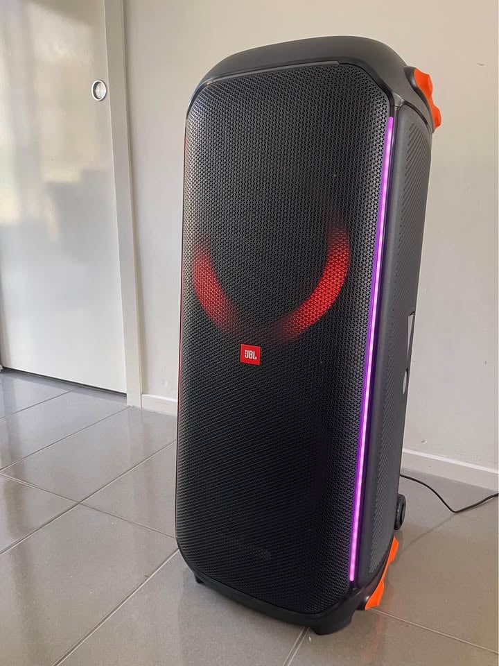HIRE ONLY- JBL Party Box 710 with 2 x Wireless mics photo 2