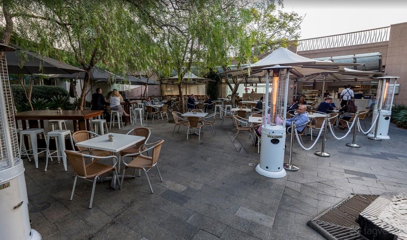 Patio at Avenue On Sussex photo 6