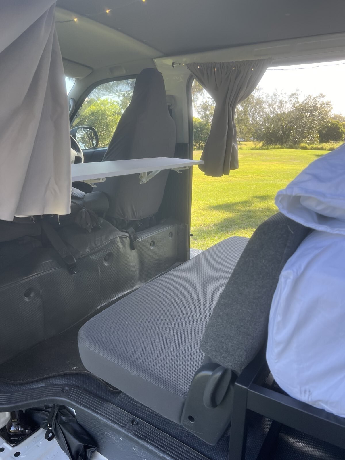 Isabelle 6 seater Brisbane Airport 759 photo 5