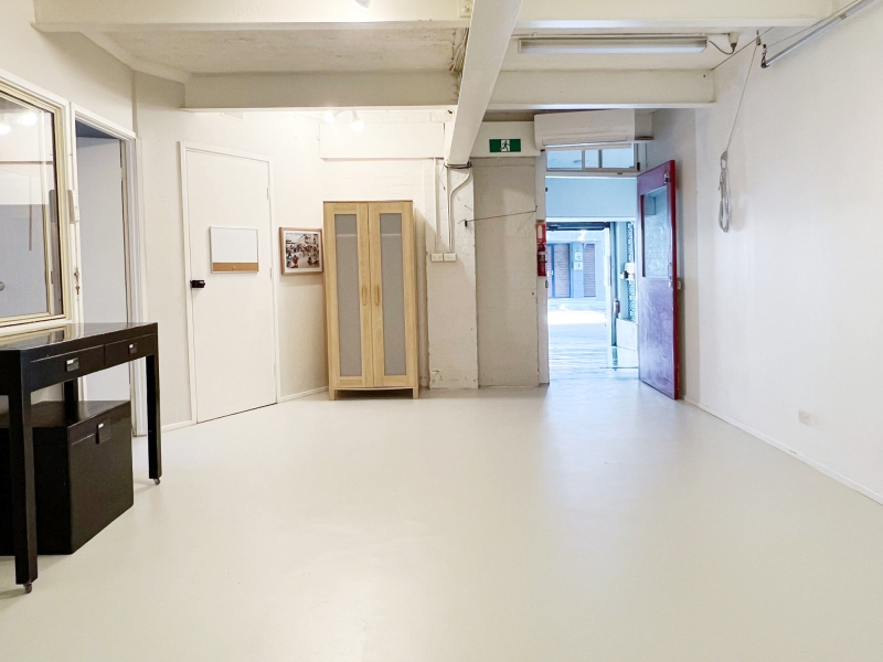 Oswald & Barcom Pocket Photo, Video, Gallery & Casting Studio photo 3