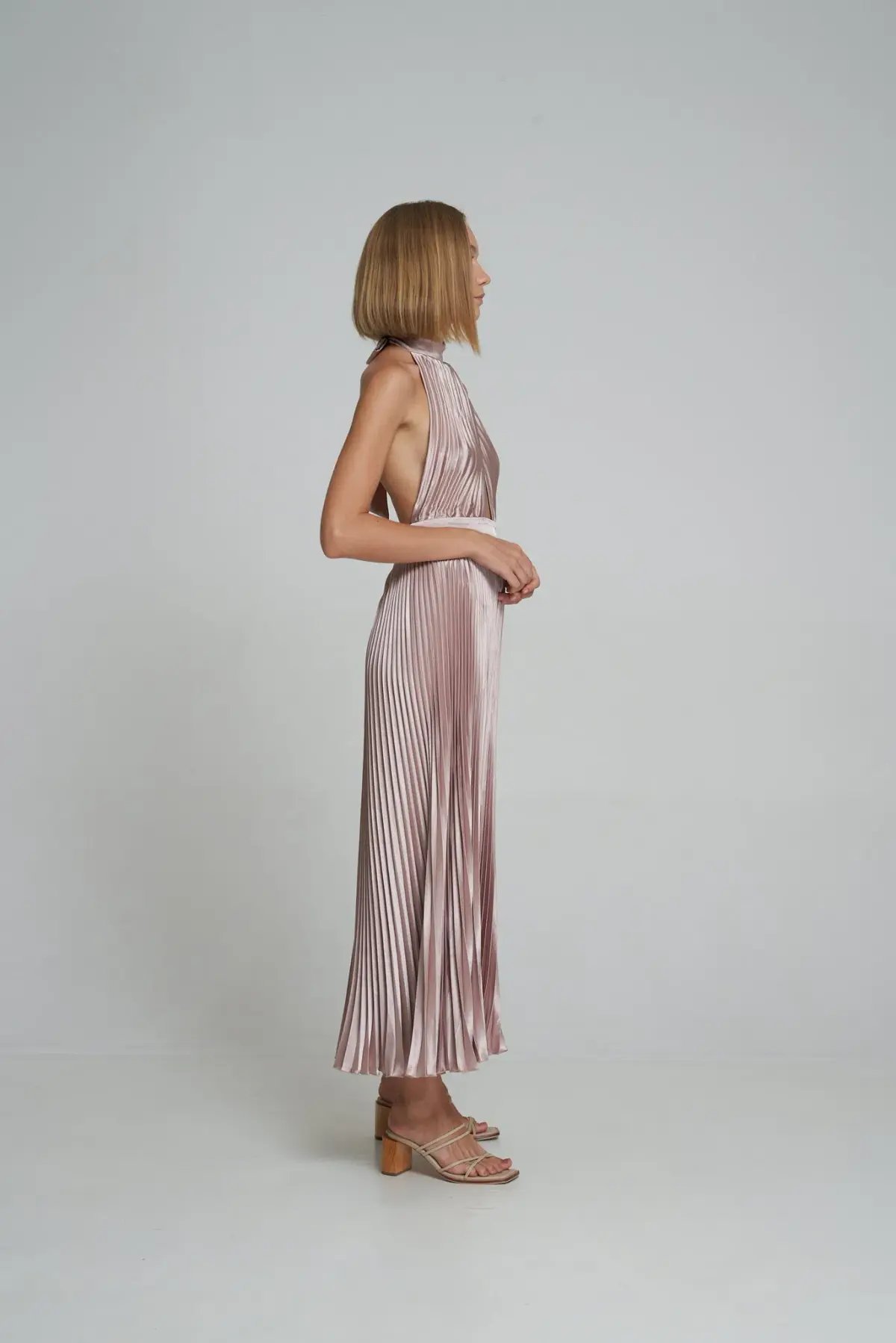 L'Idee Renaissance Gown in Latte Size AU 6 photo 3