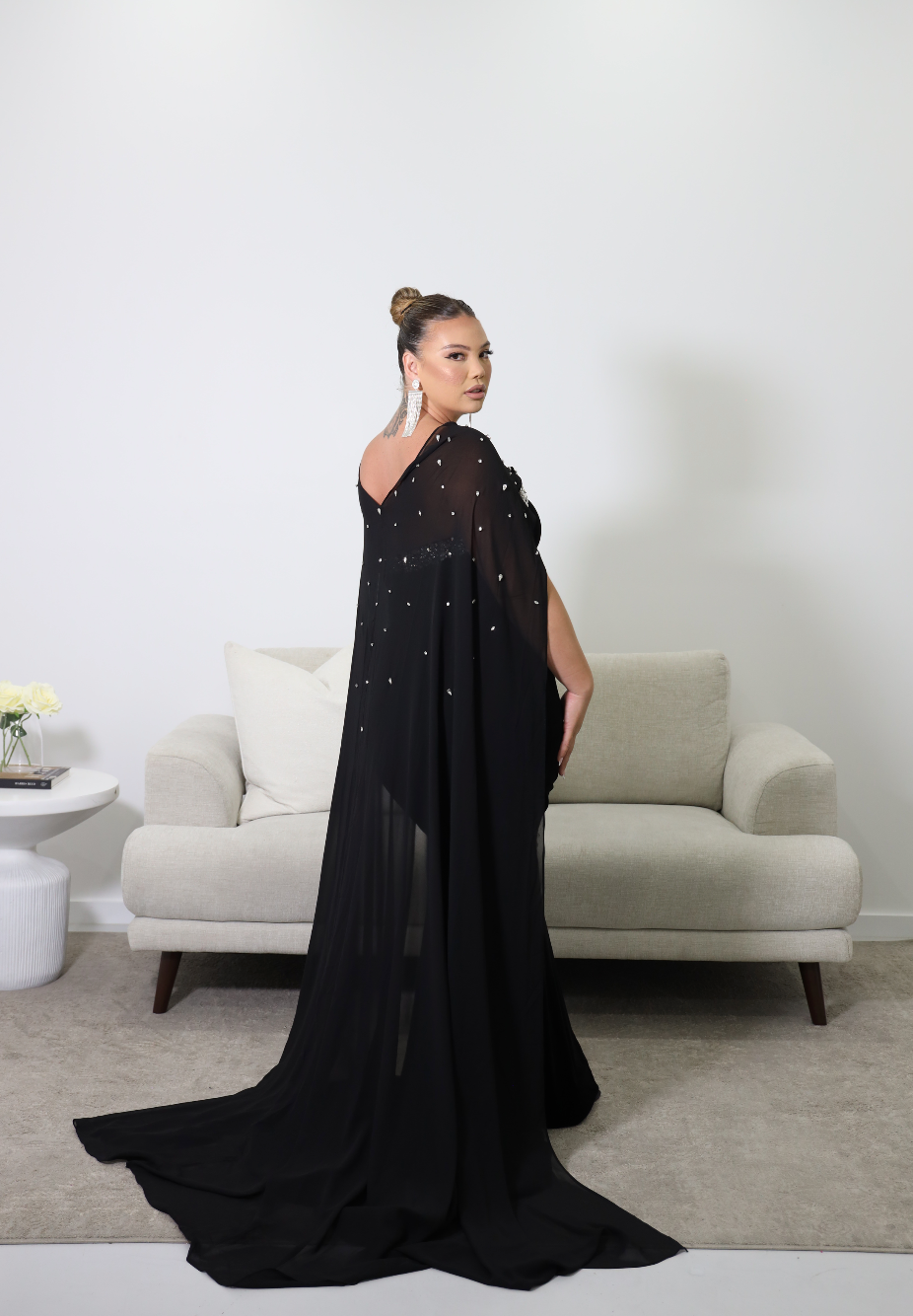 RAVEN CAPE BLACK photo 3