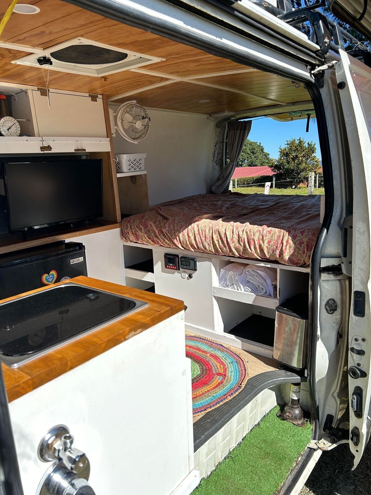 Bobby The Hiace photo 3