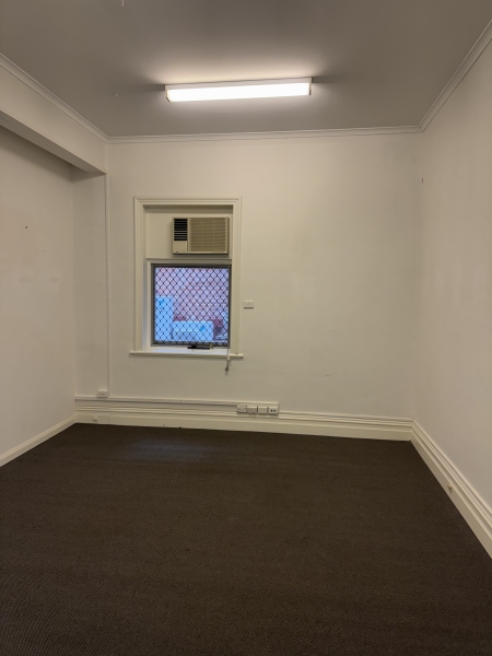 Studio Office (1-6 ppl) photo 3