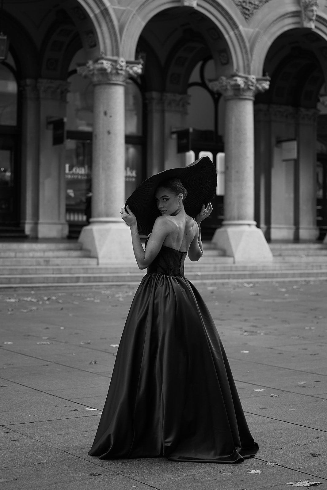 MIRA BALLGOWN BY MY SECRET WARDROBE BLACK photo 2