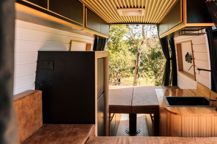 Lacy - Luxury Campervan photo 8