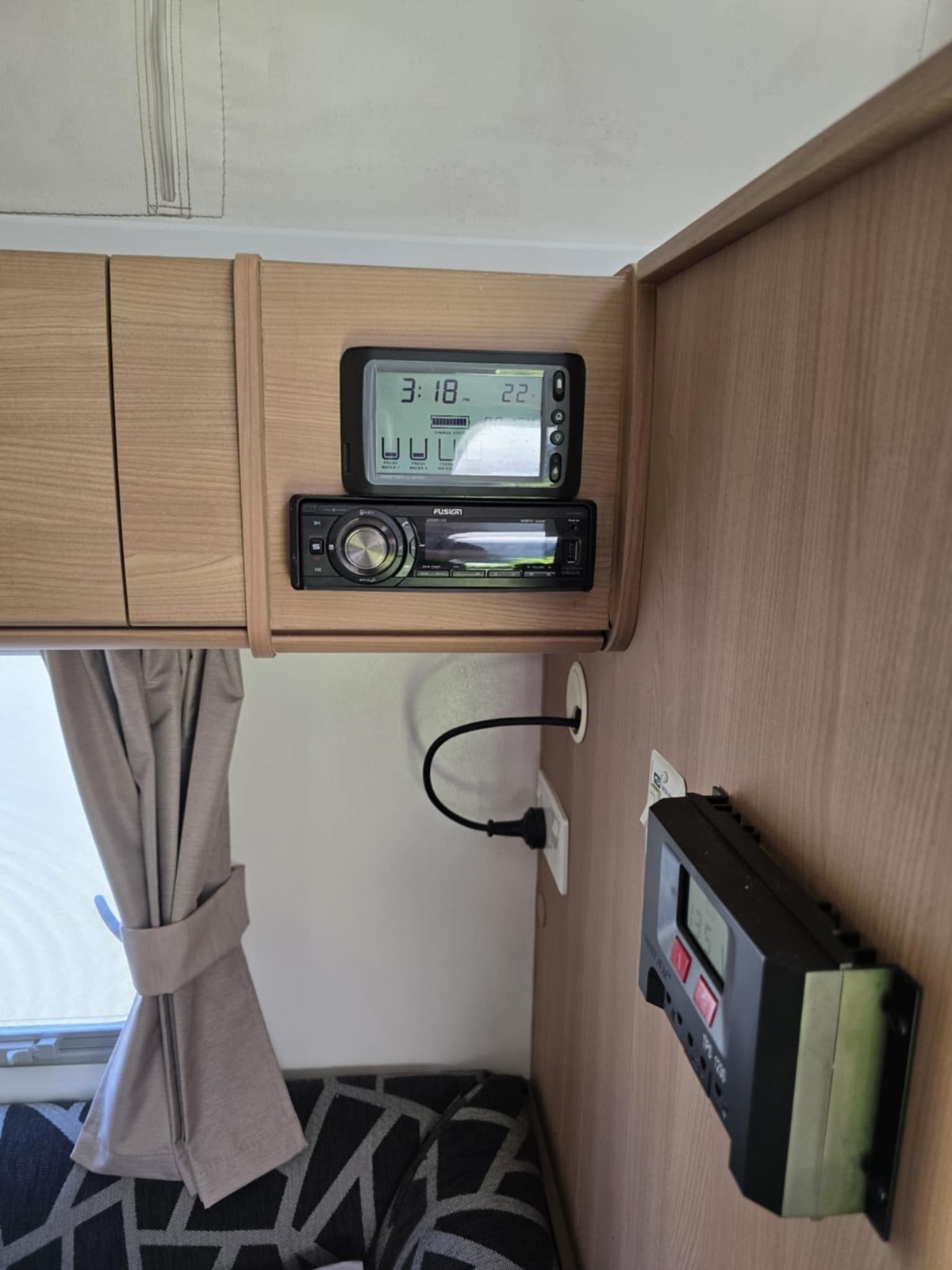 New Listing 2025 - Couples Off Grid Van photo 4